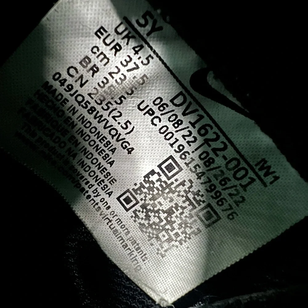 Nike these sneakers